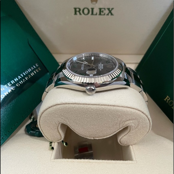 ROLEX OYSTER PERPETUAL DATEJUST 41 MM, FULL SET - Picture 7 of 13